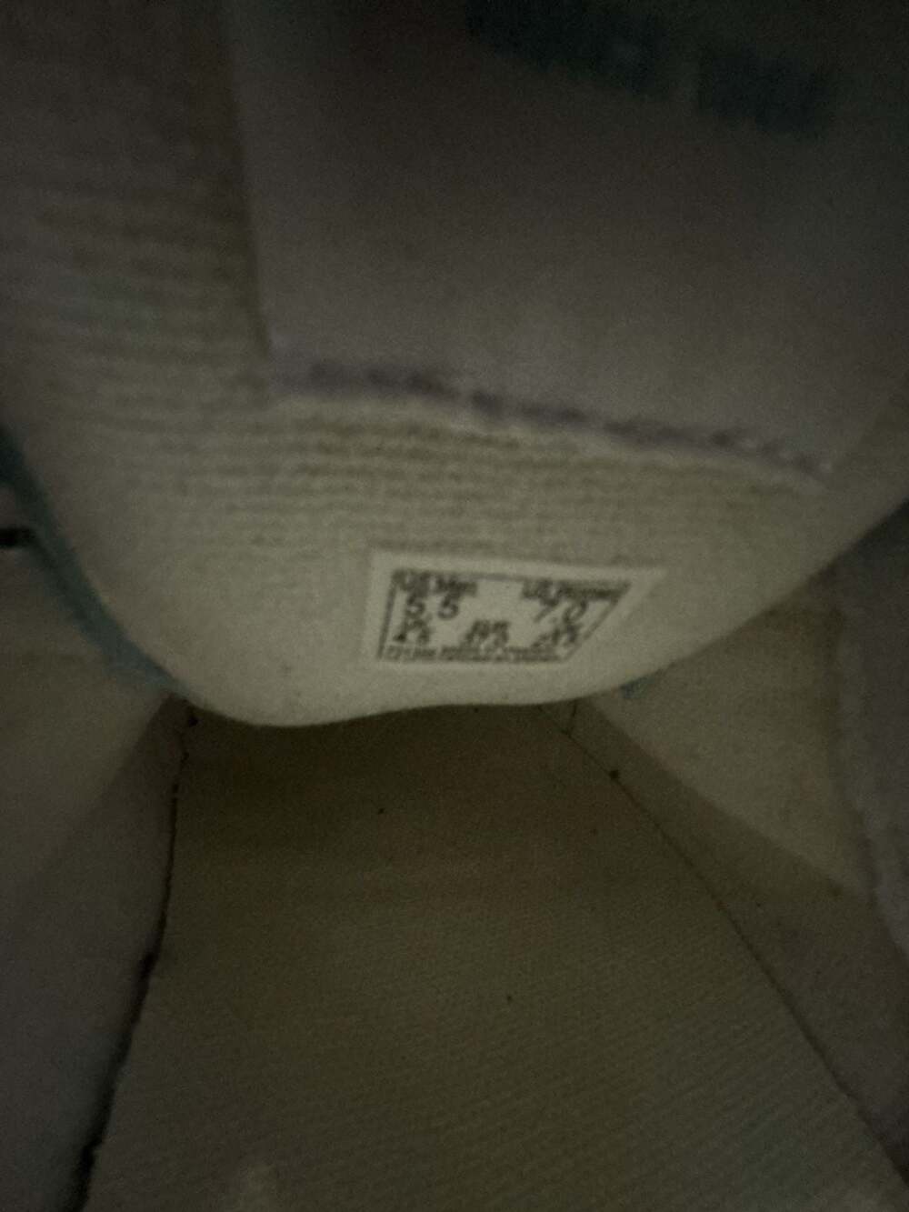 Vans - Picture 7 of 8